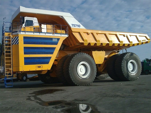 Xe tải Belaz 75710 lớn nhất thế giới